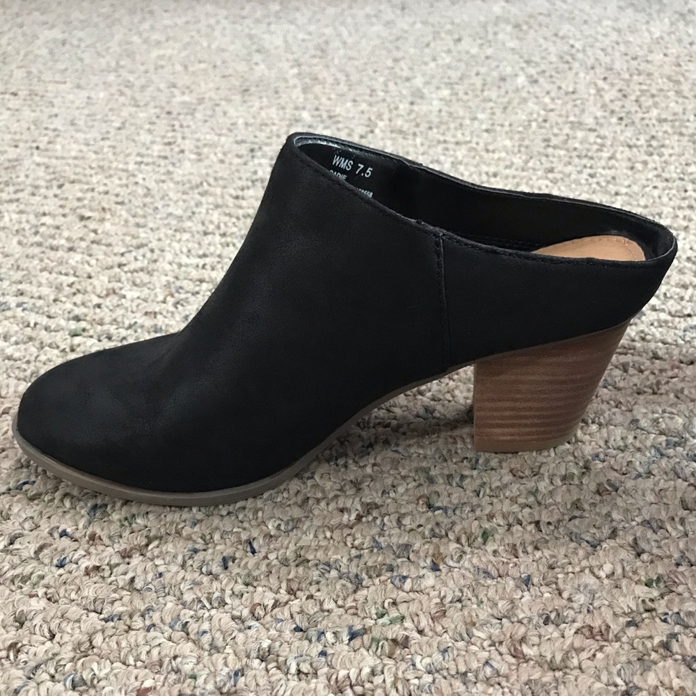 BOGO 50% OFF Francescas Black Mule Shoes
